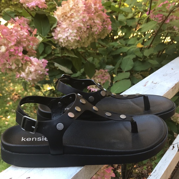 Kensie Nordstrom Black with Silver Edgy Flat Studs Thong Back Strap Sandals 9 - Picture 4 of 8